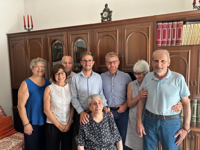 Alba: il sindaco Alberto Gatto ha festeggiato i 101 anni di Maria Assunta Raso 1