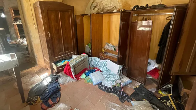 bra-ca del bosco-danni41 Arredi e suppellettili devastati nella chiesa di Cà del bosco a Bra 6