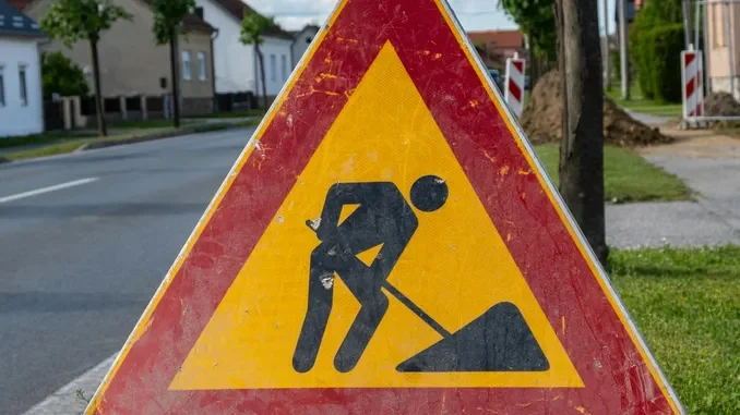 VIABILITÀ / Scavi per il teleriscaldamento a Dogliani, ci sarà il semaforo