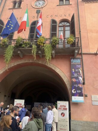 Go wine porta nel centro storico di Alba una Festa del vino sostenibile