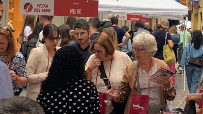 Go wine porta nel centro storico di Alba una Festa del vino sostenibile 2