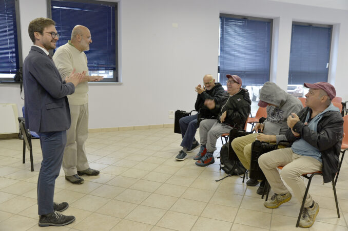 I radioamatori albesi incontrano gli ospiti dell'istituto Ferrero 2
