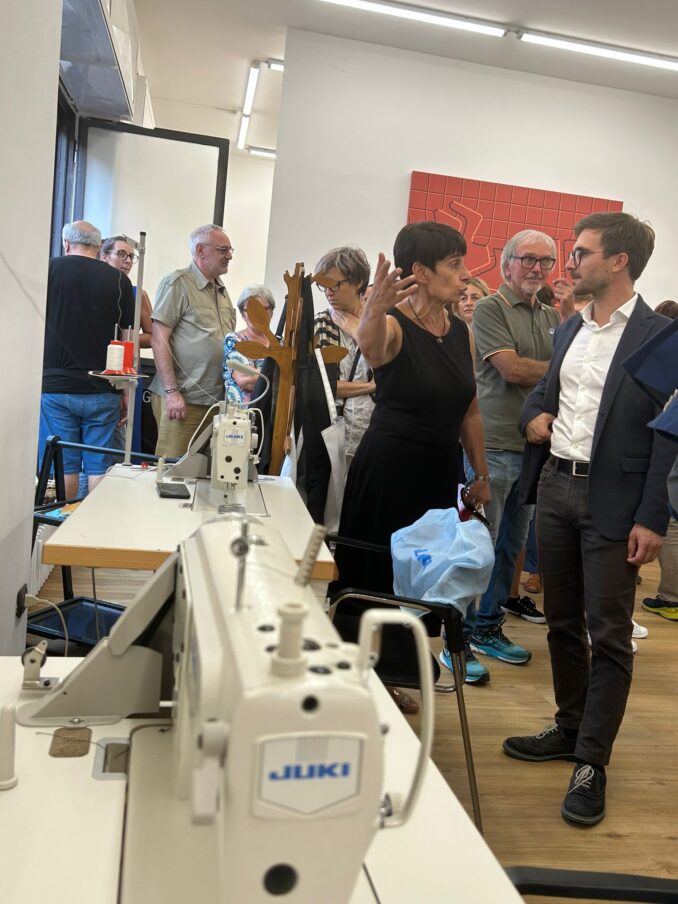 Una macchina da cucire contro lo spreco con il progetto Slow bag 1