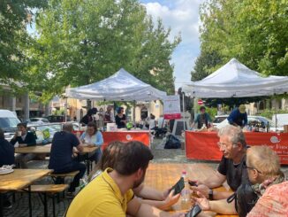 In piazza Pertinace tornano le osterie al Mercato della terra e in via Zara iniziano i corsi di cucito