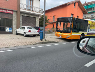 Incidente in corso Cortemilia: scontro tra auto e bus urbano