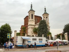 Madonna dei fiori, grande afflusso di fedeli. La pioggia ferma la processione, non la preghiera 14