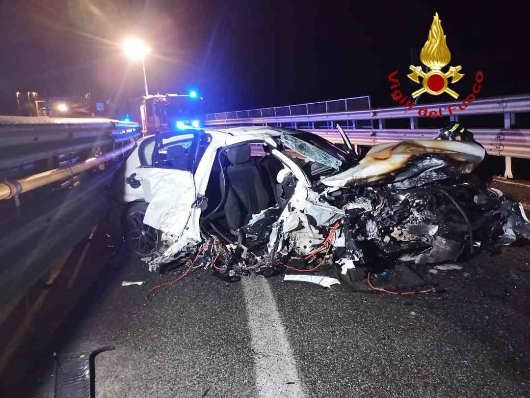 Tragico incidente stradale a Isola d'Asti: due morti e due feriti