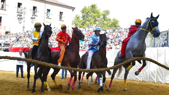 Palio di Asti: ora è ufficiale, niente corsa straordinaria il 31 agosto per festeggiare i 750 anni della rassegna