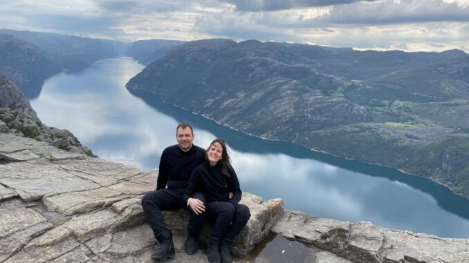 Francesco e Serena, in viaggio da Alba fino a Capo Nord sulla Vespa