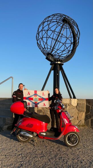 Francesco e Serena, in viaggio da Alba fino a Capo Nord sulla Vespa 1