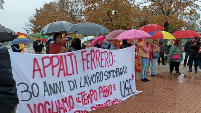 Arriva in Parlamento il caso delle lavoratrici che confezionano i Kinder a 5 euro all'ora: oggi l'interrogazione di Grimaldi (Avs)