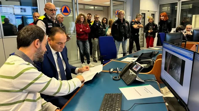 Cirio visita la Protezione civile: «Ringrazio personale e volontari per il grande lavoro»