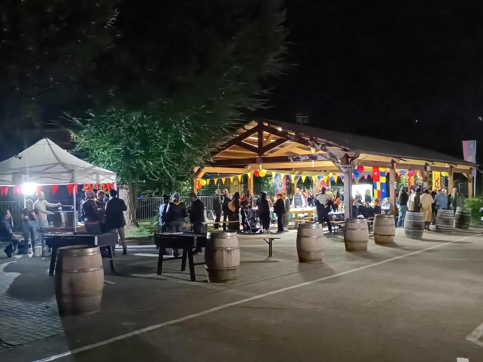 Il borgo Patin e tesor ha festeggiato i 30 anni del gruppo Sbandieratori e musici 1