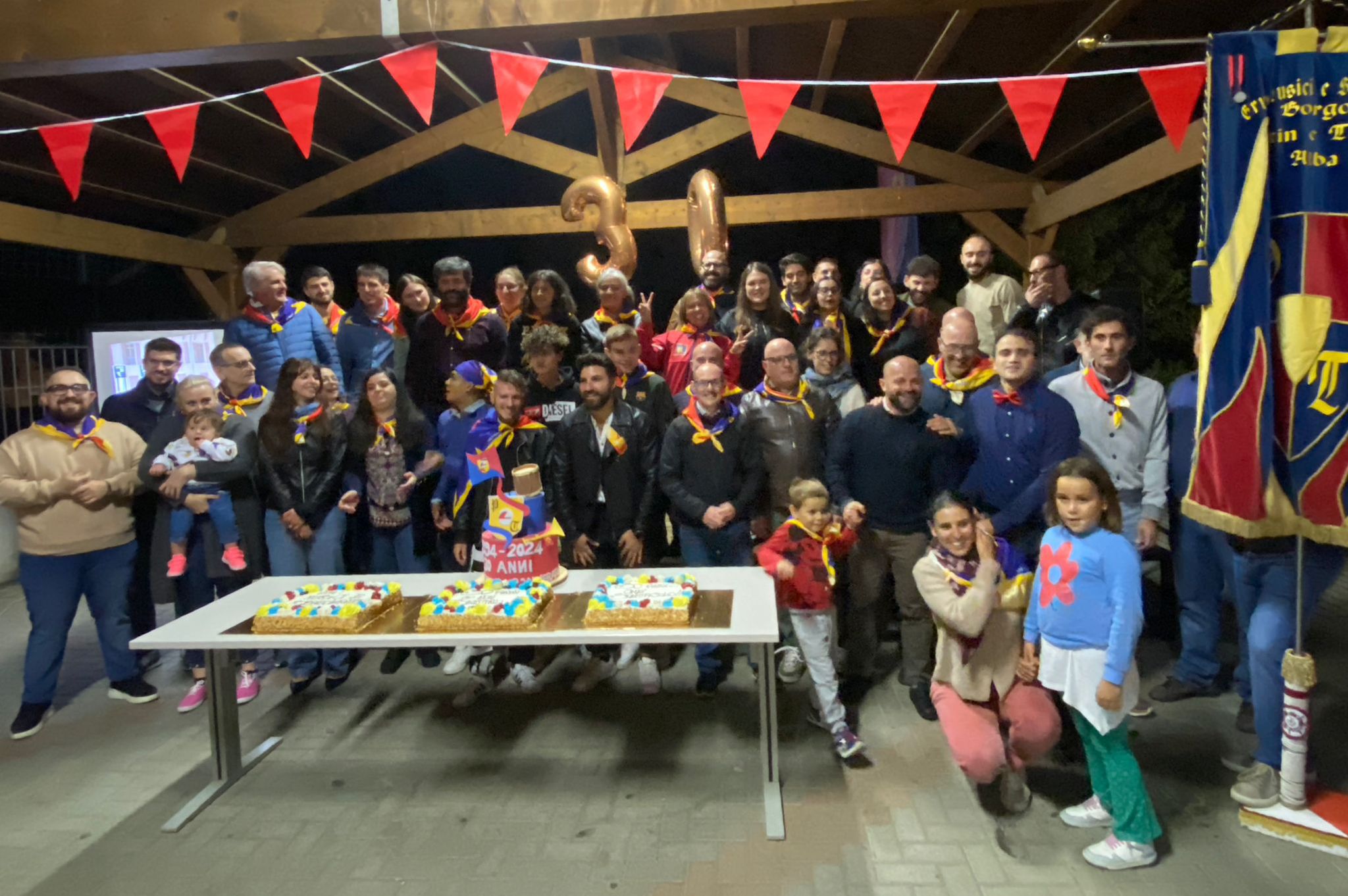 Il borgo Patin e tesor ha festeggiato i 30 anni del gruppo Sbandieratori e musici 3