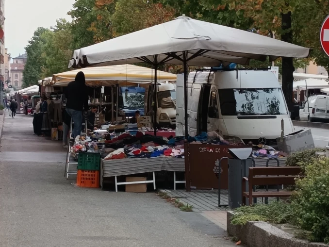 Ad Alba è tempo di fiera col mercato ambulante