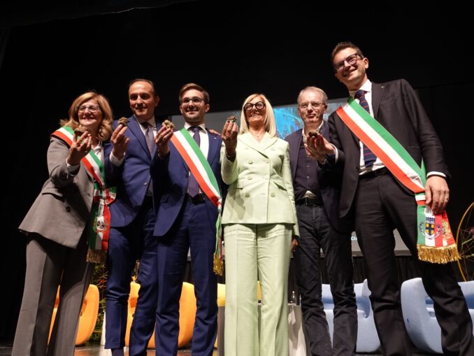 La 94ª edizione della Fiera internazionale del Tartufo banco d’Alba inaugurata dal vicepremier e ministro degli Esteri Antonio Tajani 1