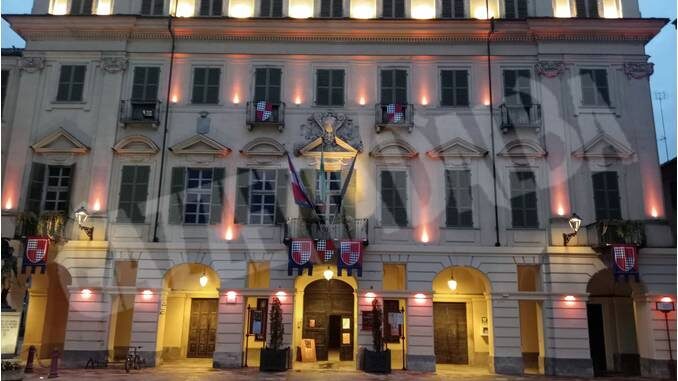 San Damiano: Municipio illuminato di rosa per la prevenzione del tumore al seno