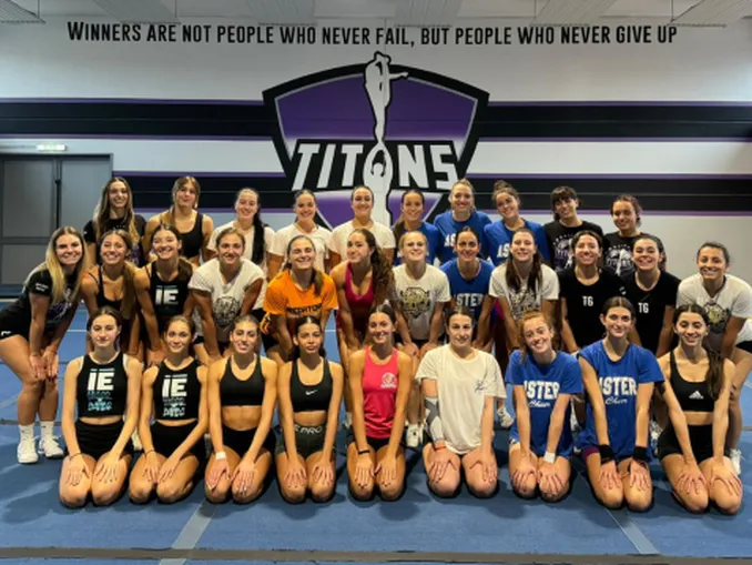 Gli atleti Titans imboccano la strada per i mondiali di cheerleading