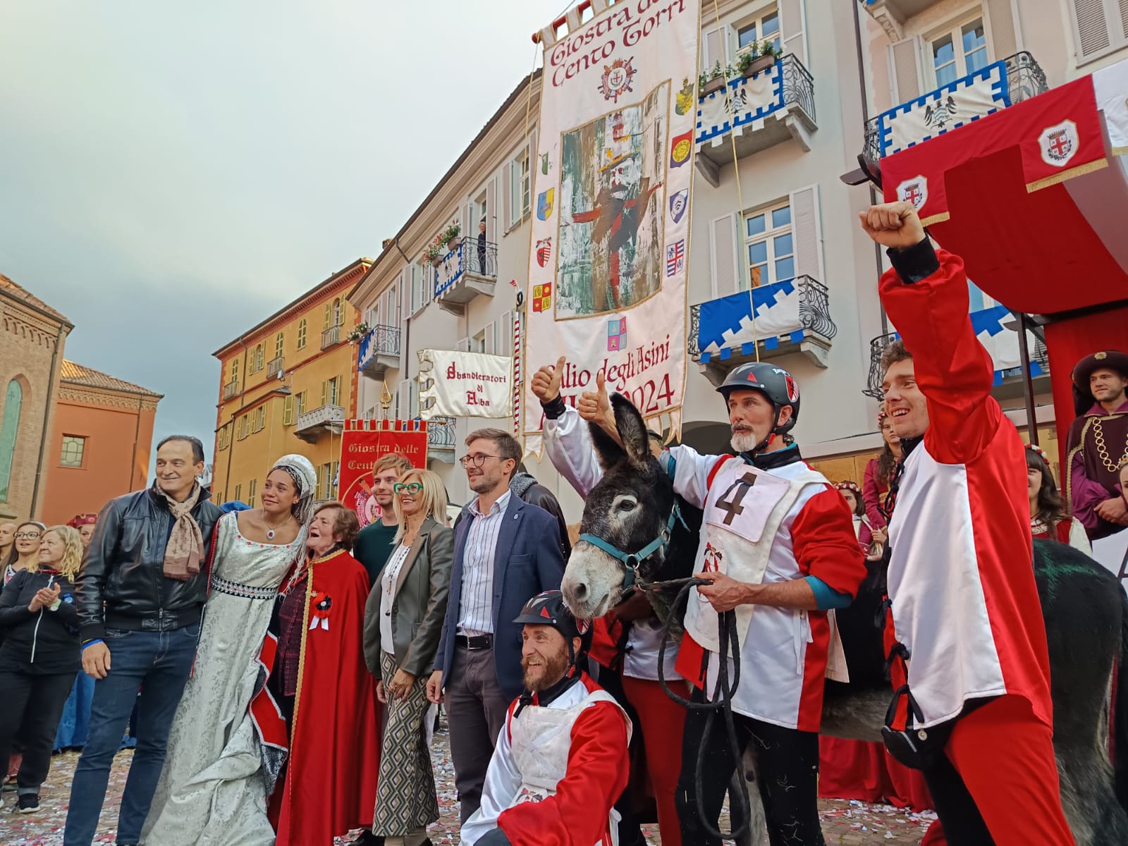 Oggi si corre il Palio: vince Santa Rosalia, è il suo quinto drappo 1