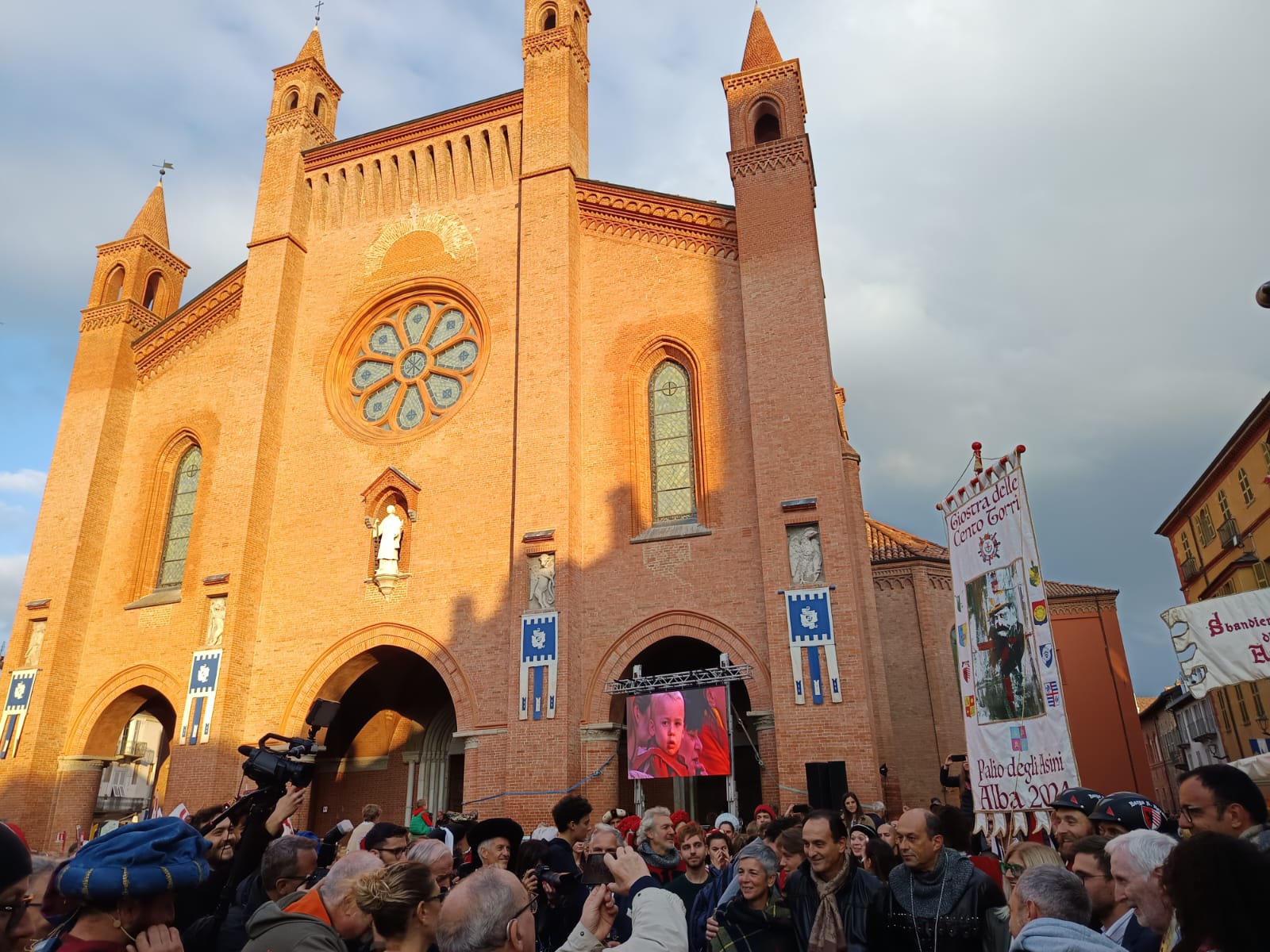 Oggi si corre il Palio: vince Santa Rosalia, è il suo quinto drappo