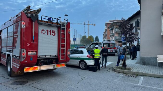 Braidese alla guida ha un malore e tampona tre auto parcheggiate