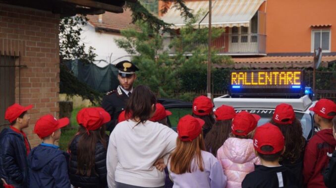 Canelli: i bambini della scuola primaria hanno incontrato i Carabinieri