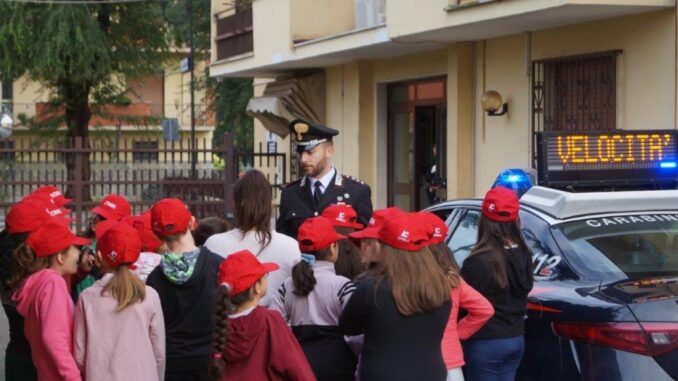 Canelli: i bambini della scuola primaria hanno incontrato i Carabinieri 1
