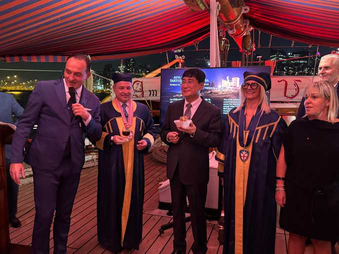 Piemonte e Singapore uniti da aziende, nave Vespucci e tartufo d'Alba 1