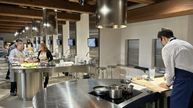 A lezione dagli chef  per creare alta cucina  nel castello di Roddi