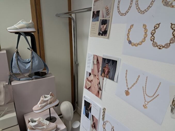 Fabbriche aperte/ La moda femminile riciclata e sostenibile del marchio Oltre 2