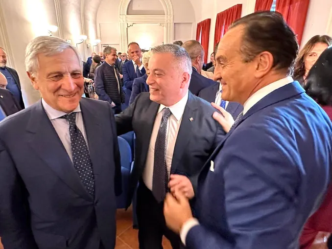 Tajani incontra a Cherasco i direttivi regionale e provinciale di Forza Italia 3