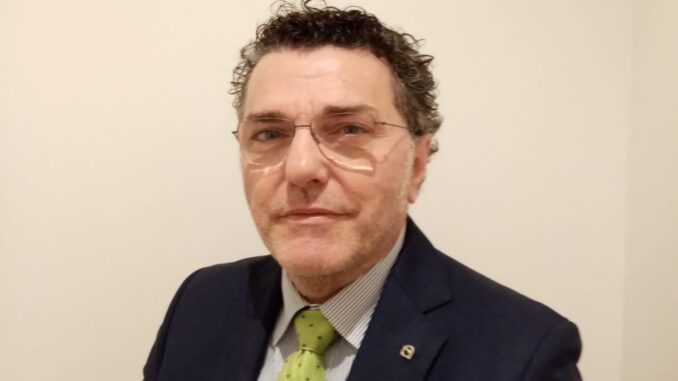Da sette generazioni barbieri, Enrico Frea ha ricevuto il prezioso Sigillo d’oro