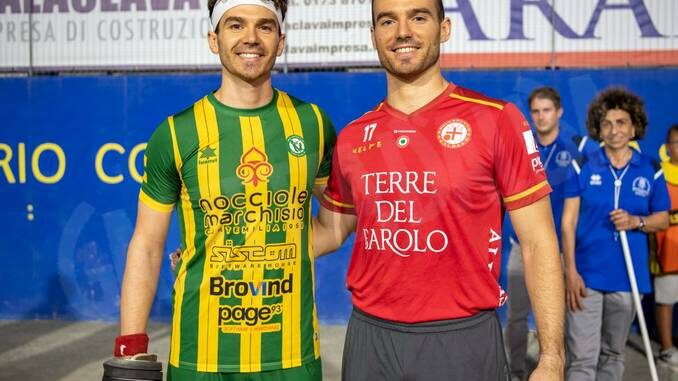 Per lo scudetto di pallapugno storica finale tra i fratelli Massimo e Paolo Vacchetto