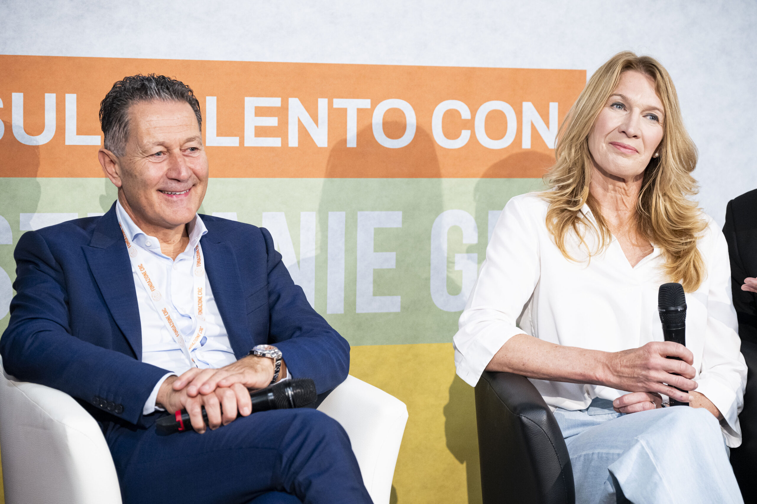 Emozioni speciali al palazzetto di Cuneo: in 3.500 per Steffi Graf e Andre Agassi