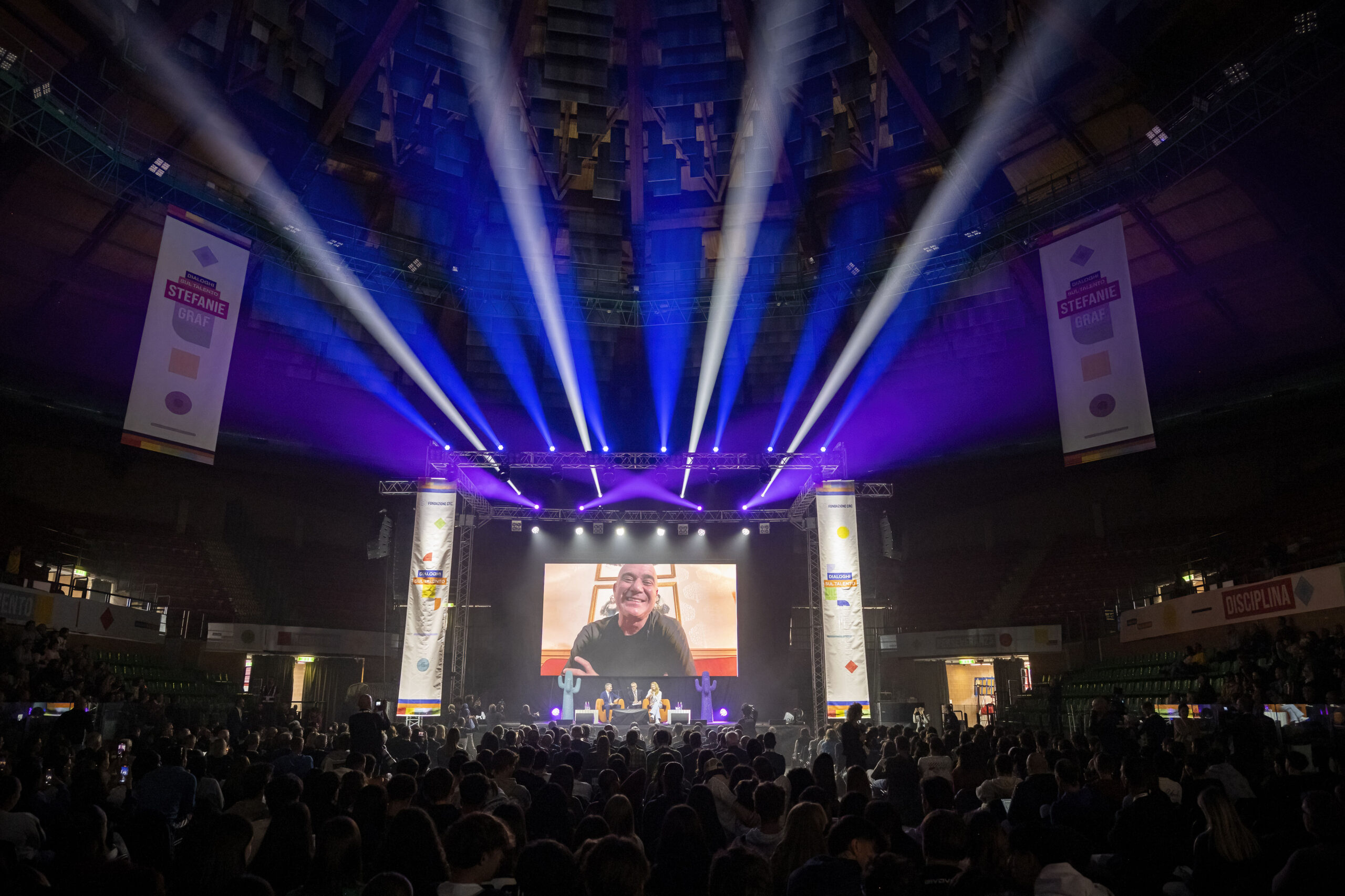 Emozioni speciali al palazzetto di Cuneo: in 3.500 per Steffi Graf e Andre Agassi 1