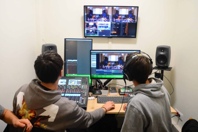 Nella sala polivalente del liceo Da Vinci nasce uno spazio per i podcast 3