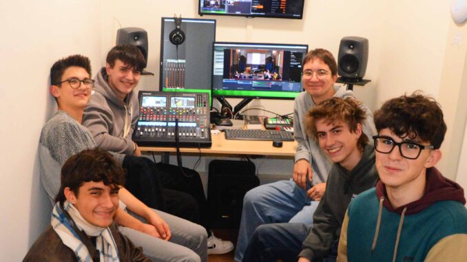Nella sala polivalente del liceo Da Vinci nasce uno spazio per i podcast