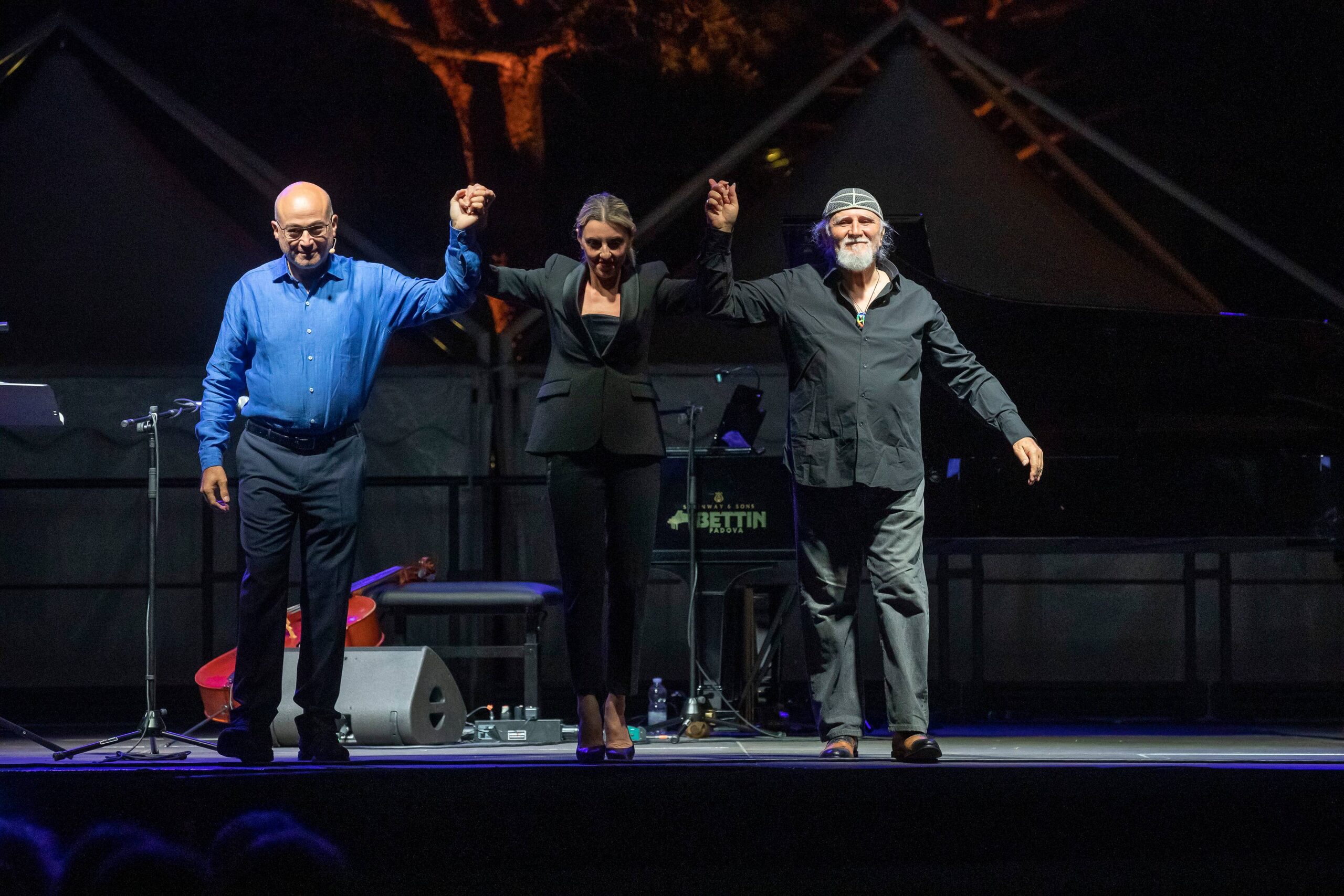Al via la stagione del teatro Sociale di Alba con Aldo Cazzullo e Moni Ovadia
