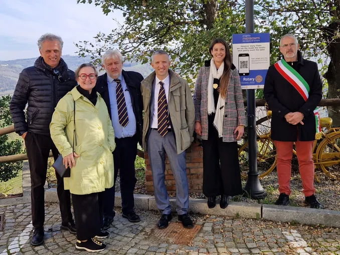 Il Rotary club Alba inaugura le prime paline del progetto Microcosmi 1