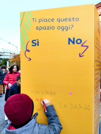 Sperimentazione della strada chiusa al traffico per qualche ora davanti alla scuola Umberto Sacco: un successo, volto a lasciare spazio a giochi e attività 1