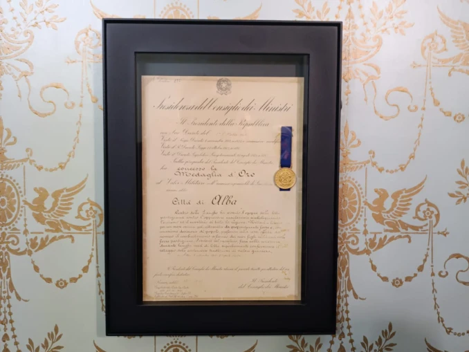 La cerimonia / La Medaglia d'oro al valore militare torna in Comune 5