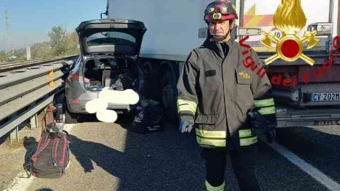 Tamponamento tra due camion e una macchina sulla tangenziale di Asti 2
