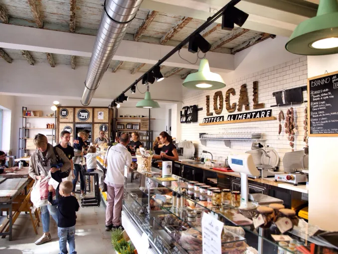 A Bra chiude Local, il bistrò con bottega alimentare nato dalla sperimentazione dell'Università di Pollenzo