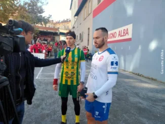 Seria A di pallapugno. Si gioca la finale di andata tra Alba e Cortemilia che oppone i fratelli Vacchetto 1