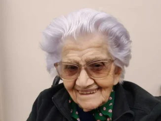 Cento candeline in famiglia per l’arzilla bidella Severina di Bra
