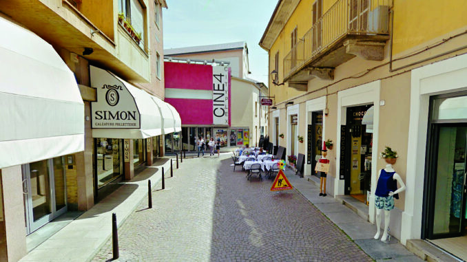 La disputa nata nel cinema di via Giacosa termina con un episodio di violenza