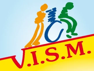 Vism, volontari per la lotta alla sclerosi multipla, salutano il nuovo pulmino con uno spettacolo teatrale