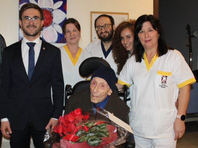 Il sindaco di Alba Alberto Gatto ha incontrato il dottor Dario Peirano che ha festeggiato 100 anni