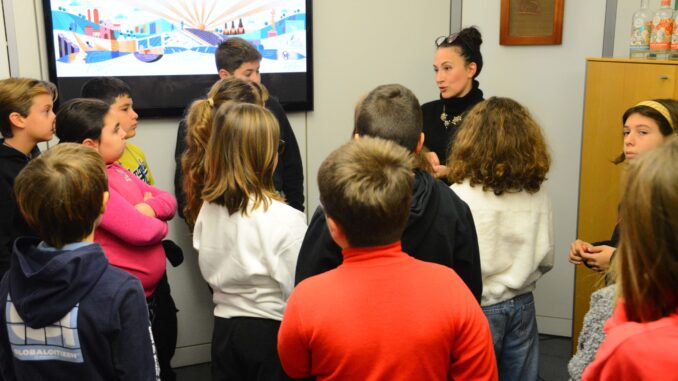 La Commerciale, i bambini di Barolo alla scoperta delle etichette del vino 4