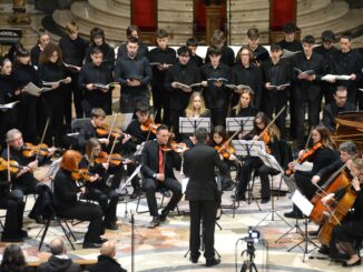 Al tempio San Paolo riecheggiano le voci e l’orchestra del Da Vinci